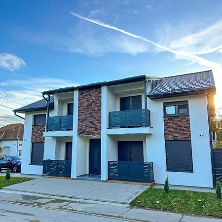 Kiko Apartmani Lux Zrenjanin Buitenkant foto