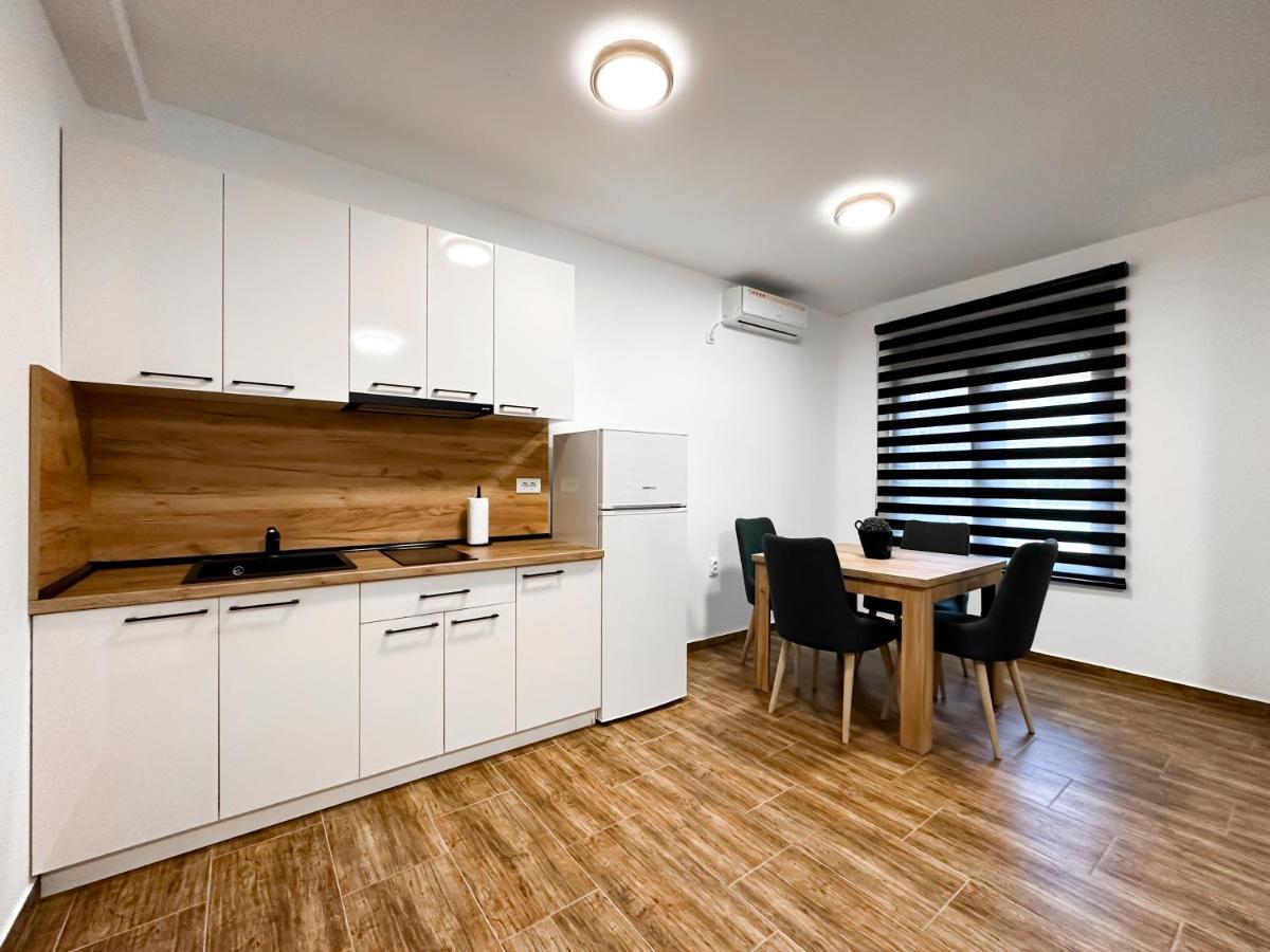 Kiko Apartmani Lux Zrenjanin Buitenkant foto