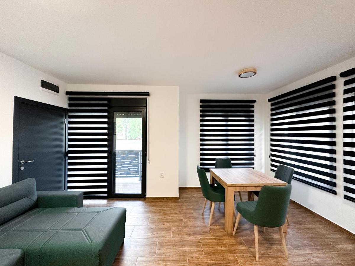 Kiko Apartmani Lux Zrenjanin Buitenkant foto