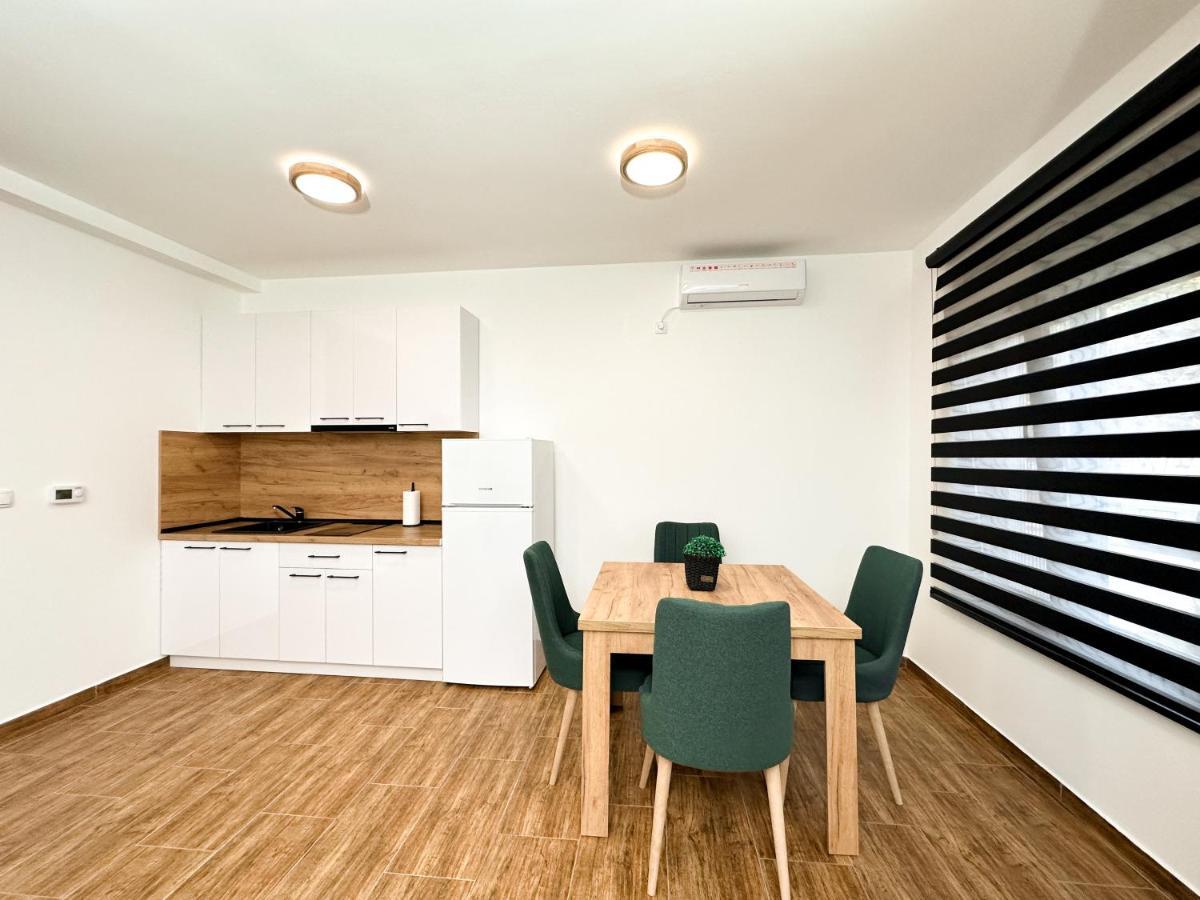 Kiko Apartmani Lux Zrenjanin Buitenkant foto
