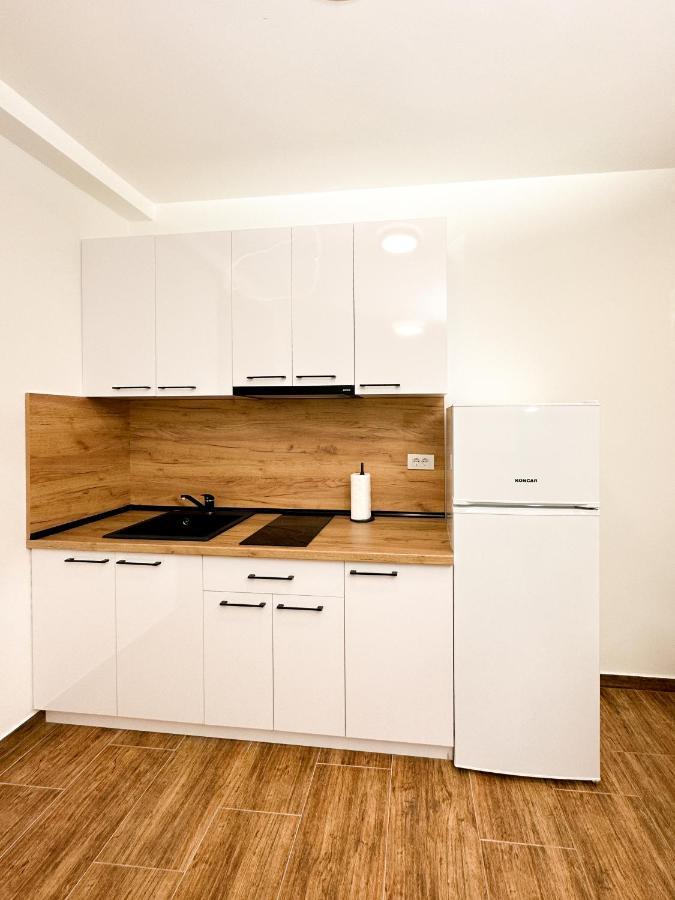 Kiko Apartmani Lux Zrenjanin Buitenkant foto