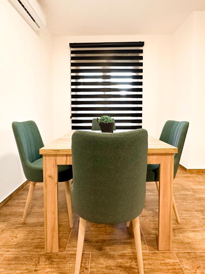 Kiko Apartmani Lux Zrenjanin Buitenkant foto