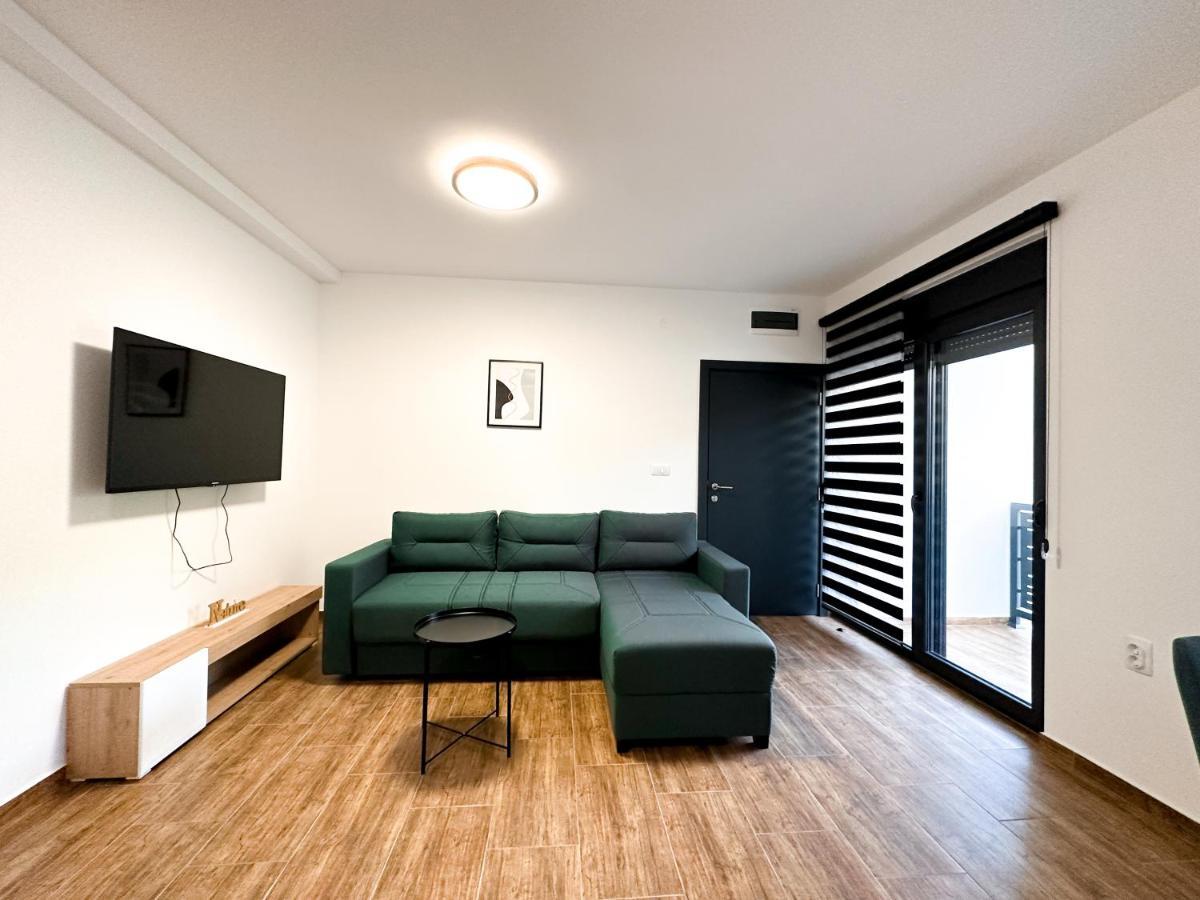 Kiko Apartmani Lux Zrenjanin Buitenkant foto