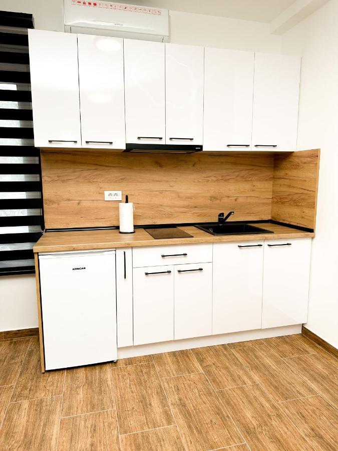 Kiko Apartmani Lux Zrenjanin Buitenkant foto