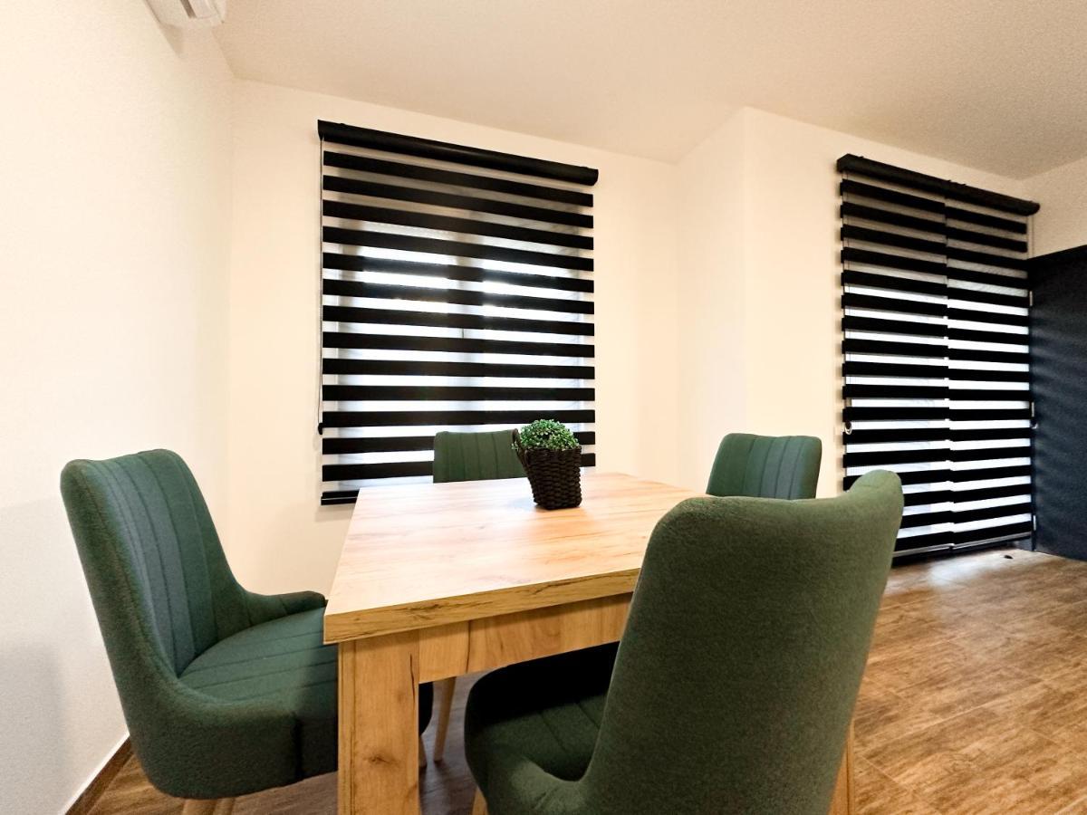 Kiko Apartmani Lux Zrenjanin Buitenkant foto