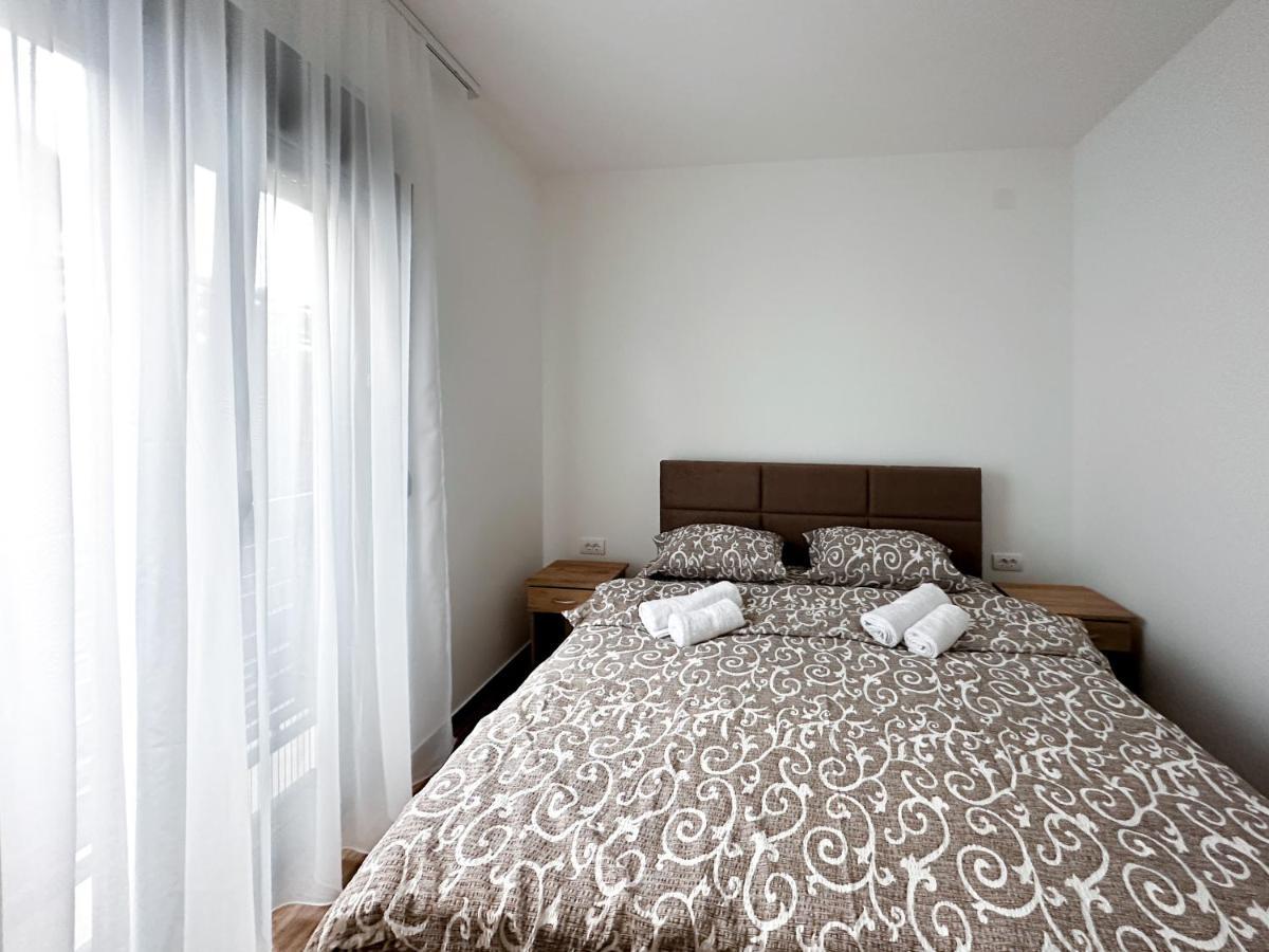 Kiko Apartmani Lux Zrenjanin Buitenkant foto