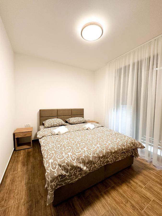 Kiko Apartmani Lux Zrenjanin Buitenkant foto