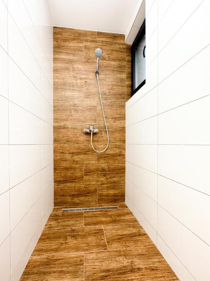 Kiko Apartmani Lux Zrenjanin Buitenkant foto