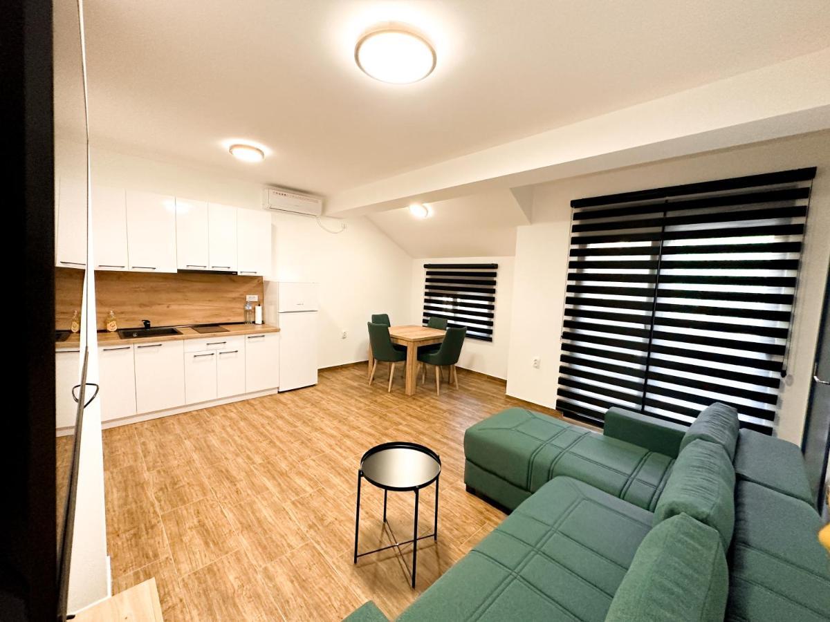 Kiko Apartmani Lux Zrenjanin Buitenkant foto