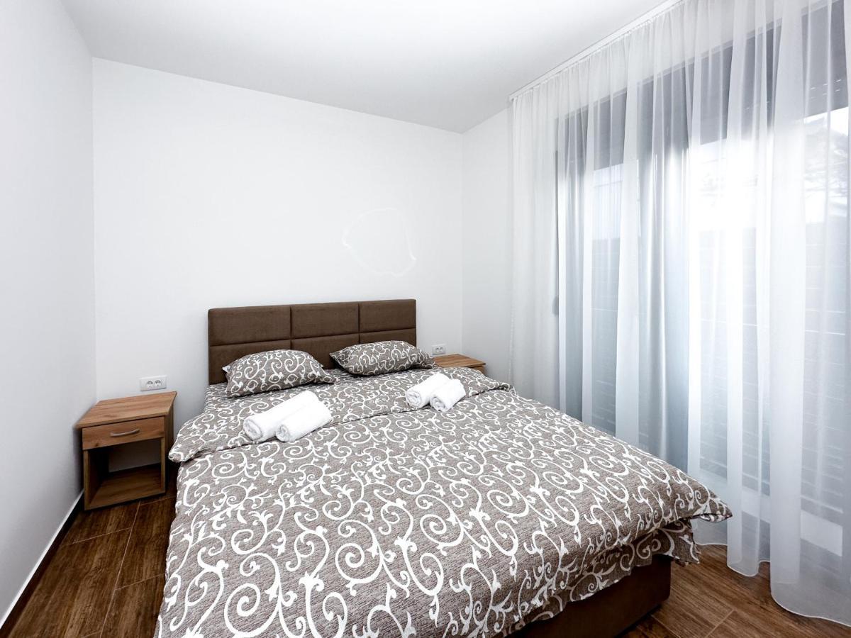 Kiko Apartmani Lux Zrenjanin Buitenkant foto
