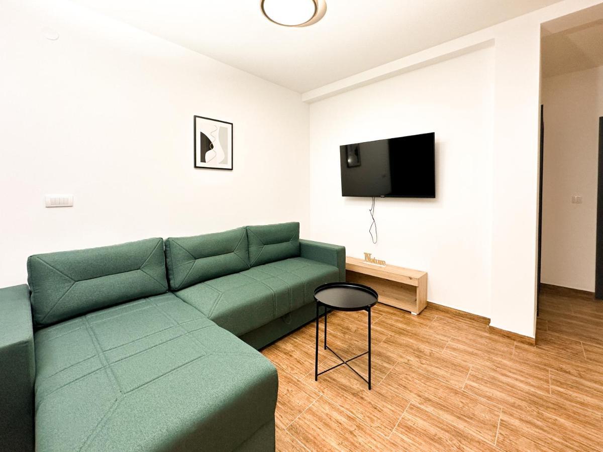 Kiko Apartmani Lux Zrenjanin Buitenkant foto