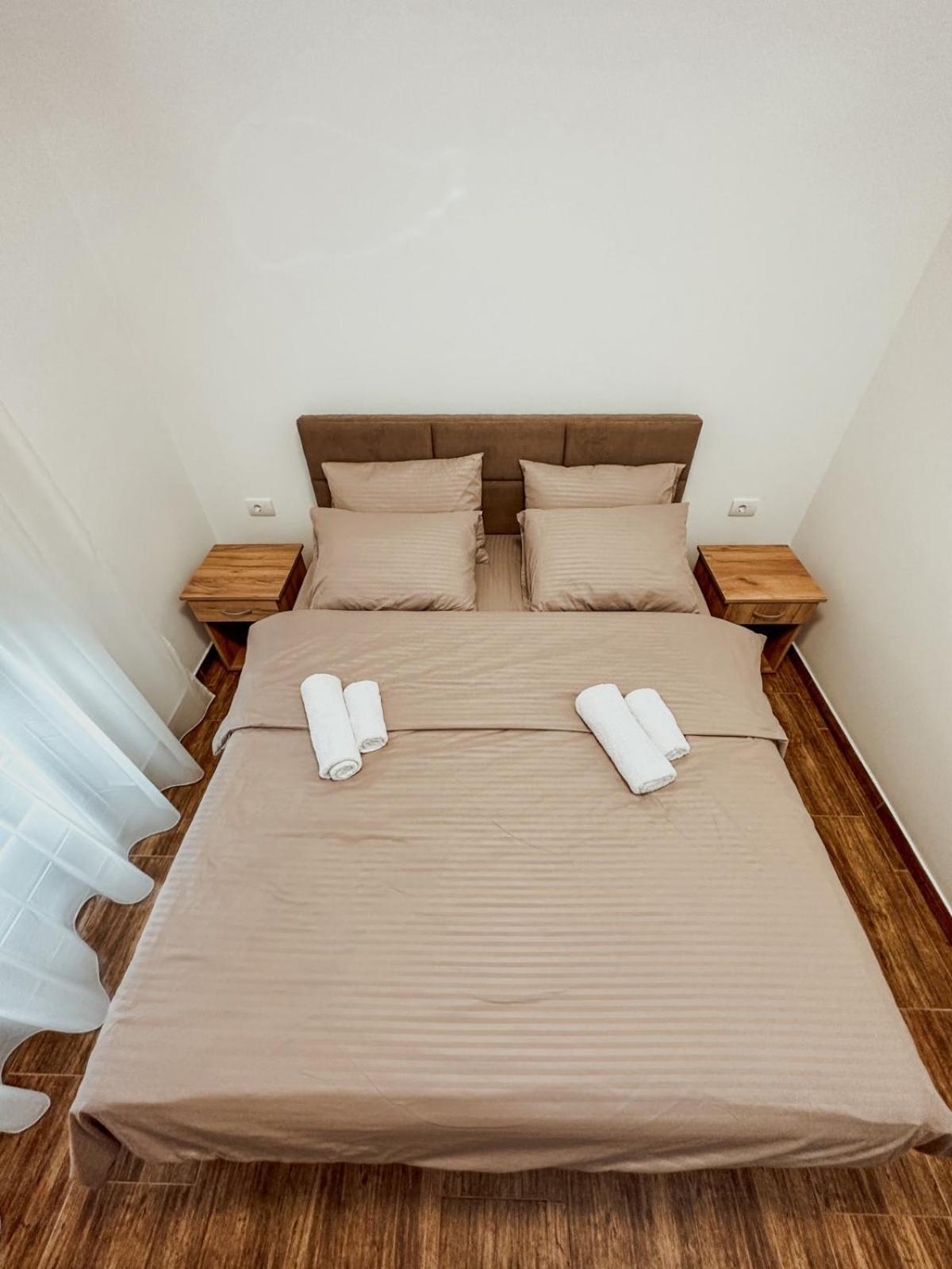 Kiko Apartmani Lux Zrenjanin Buitenkant foto